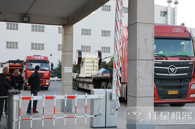 時產(chǎn)30-300噸的石料、石塊碎石機(jī)一套多少錢？